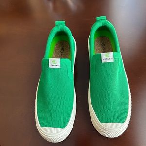 Cariuma Green Sneakers